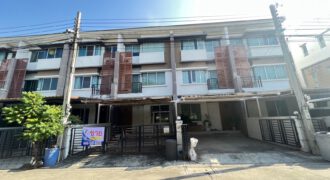 ทาวน์โฮม 3 ชั้น หมู่บ้าน ทาวน์พลัส อ่อนนุช – ลาดกระบัง (Townplus Onnut-Ladkrabang)