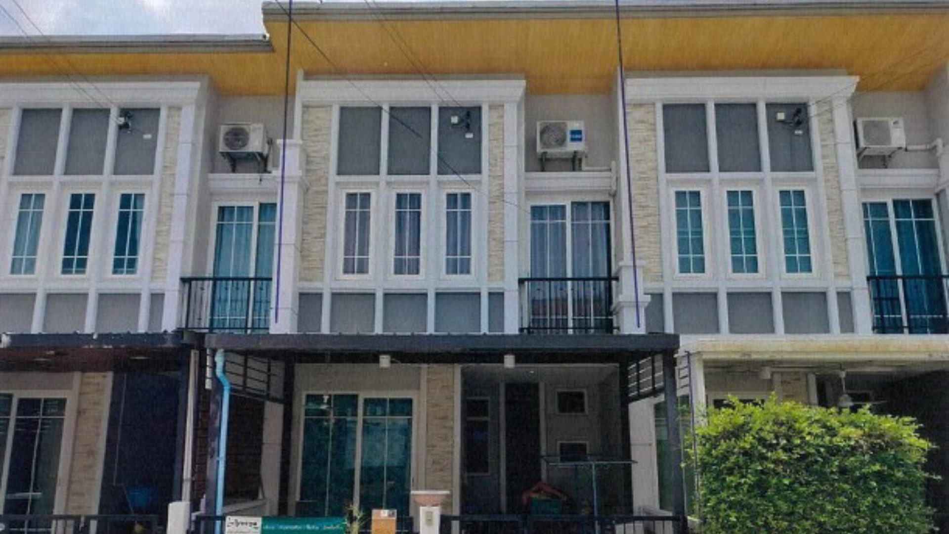 ทรัพย์ขายทอดตลาด หมู่บ้าน โกลเด้นทาวน์ บางนา-สวนหลวง