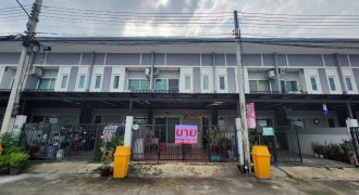 ทาวน์เฮ้าส์ 2 ชั้น หมู่บ้าน ฉัตรหลวง