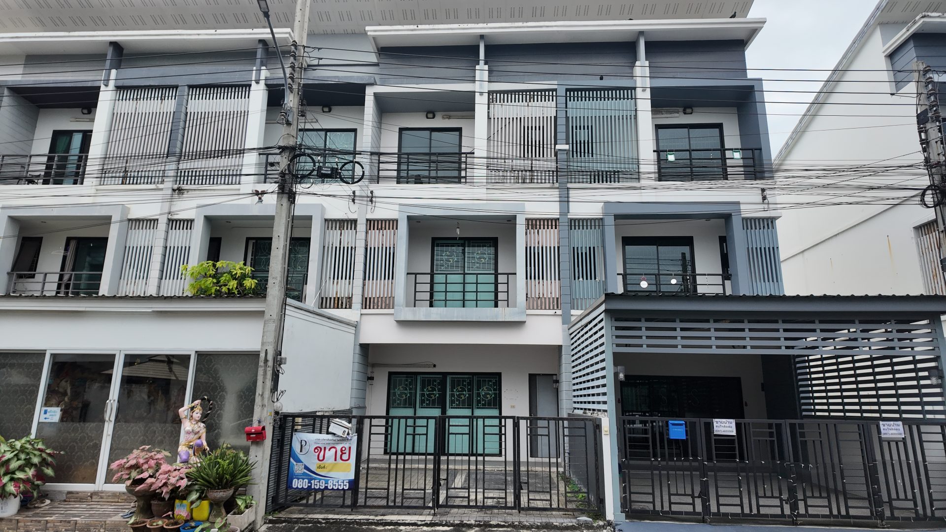 ทาวน์เฮ้าส์ 3 ชั้น หมู่บ้าน อิงทาวน์ ติวานนท์ – แจ้งวัฒนะ (ngtown Tiwanon – Chaengwattana)