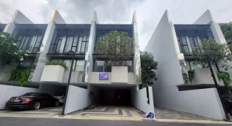 ทาวน์โฮม 3 ชั้น หมู่บ้านบ้าน ภูริปุรี คอร์ทยาร์ด – พัฒนาการ